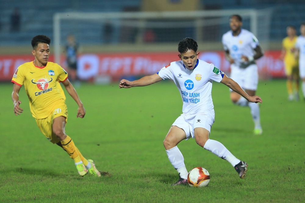 nhan-dinh-soi-keo-hagl-vs-nam-dinh-luc-17h00-ngay-31-10-2025-1
